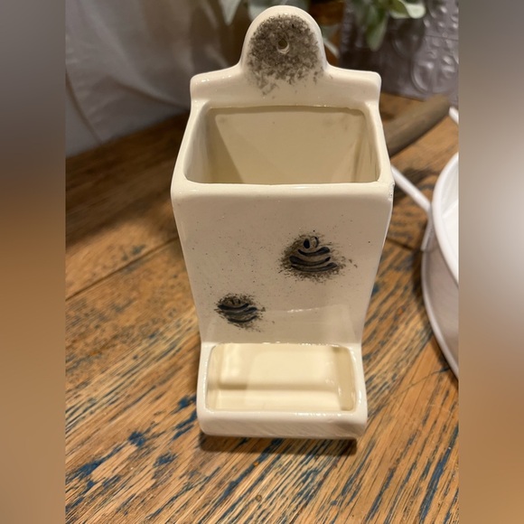 🩶Ceramic Match Holder – Wall Mount - Picture 7 of 15